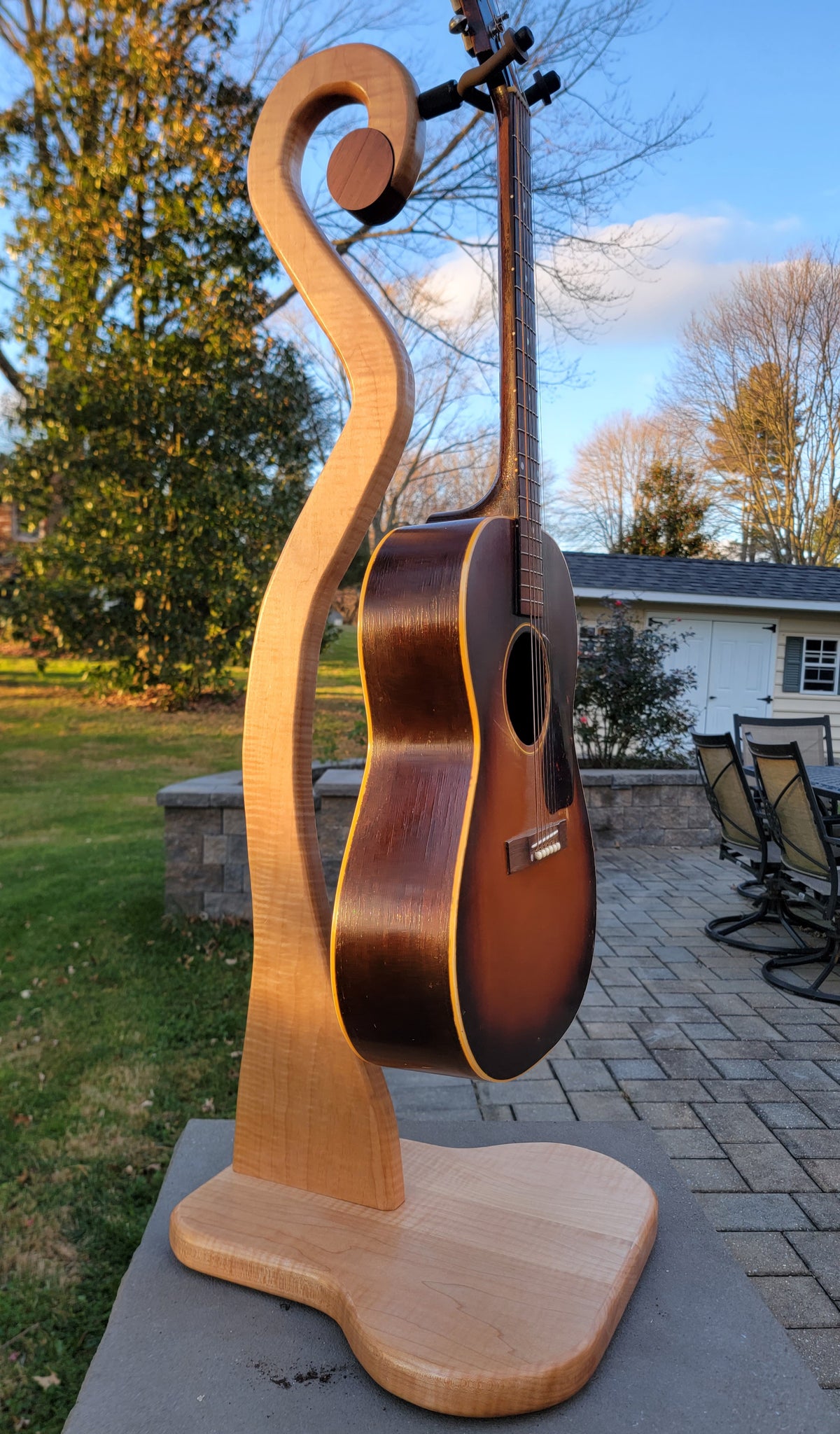 Custom Guitar Rack Curly Maple, Walnut